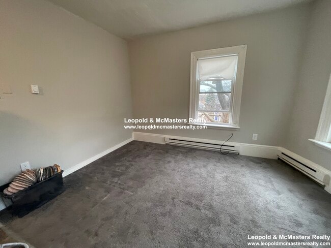 Photo - 592 Cambridge St