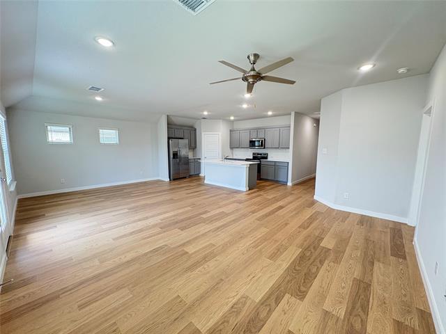 Photo - 320 Arcane St