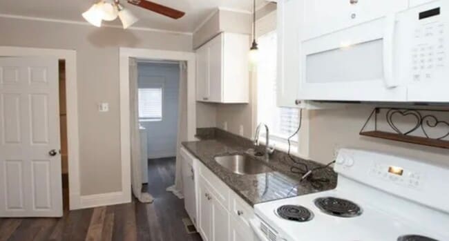 Photo - 208 Lincoln St