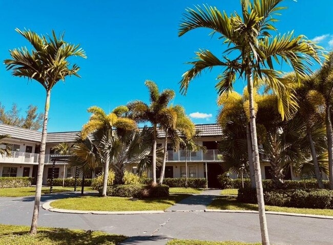 Lake House Apartments