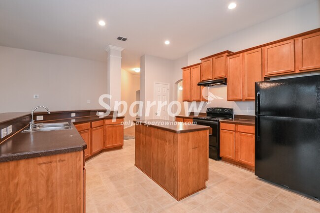 Photo - 1007 Spofford Drive