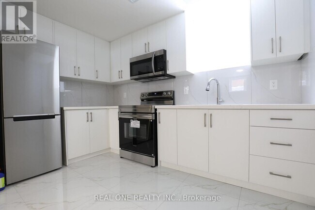 Photo - 4499 Radisson Crescent