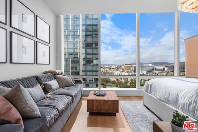 Building Photo - 877 Francisco St Unit 1926 Rental