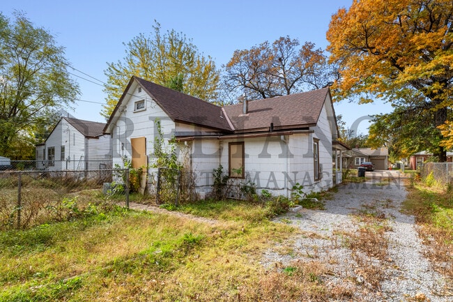 Photo - 1934 N Burns Ave