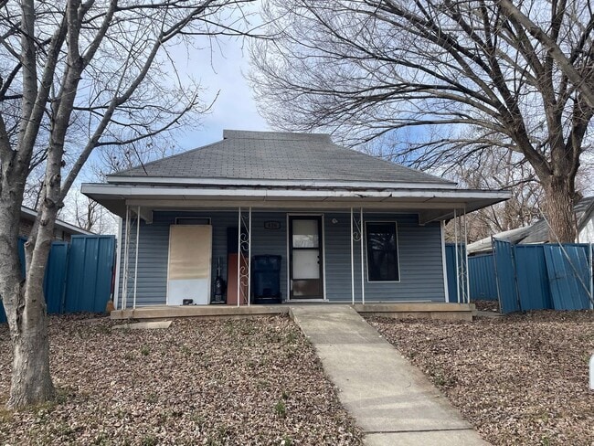 Building Photo - RENT-TO-OWN 3 Bedroom Home with Large Back...