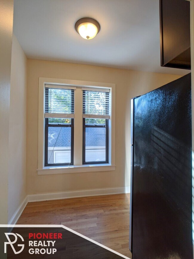 Photo - 4036 N Ashland Ave Unit 4036.5-S1