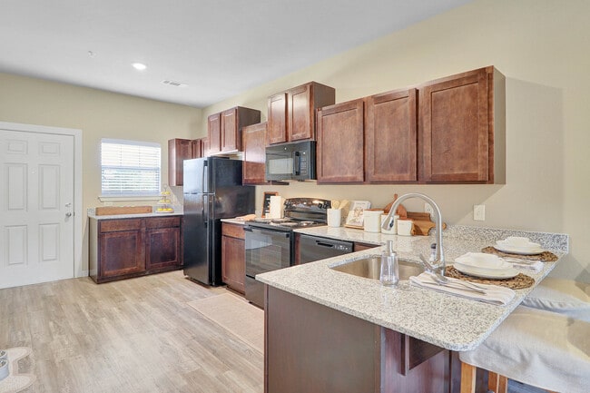 Photo - The Reserve at Chaffee Crossing Apartment ...