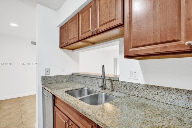 Photo - 949 Riverside Dr Unidad 417