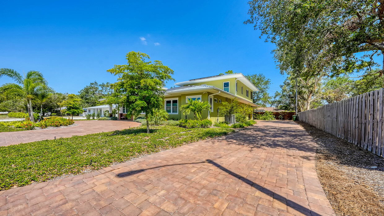 Photo - 2739 Temple St (Sarasota, FL)