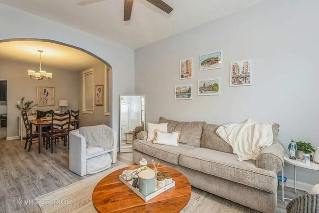 Photo - 1140 W Roscoe St Unidad G