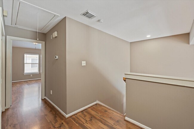 Building Photo - 2922 Crawford St