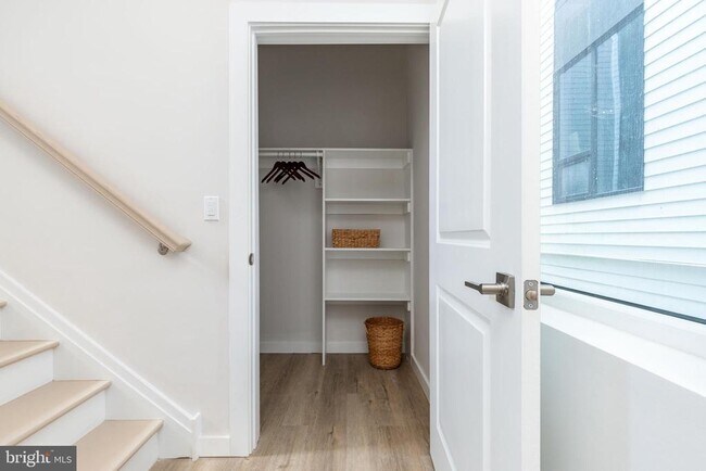 Photo - 1130 N Delaware Ave Unit 1E