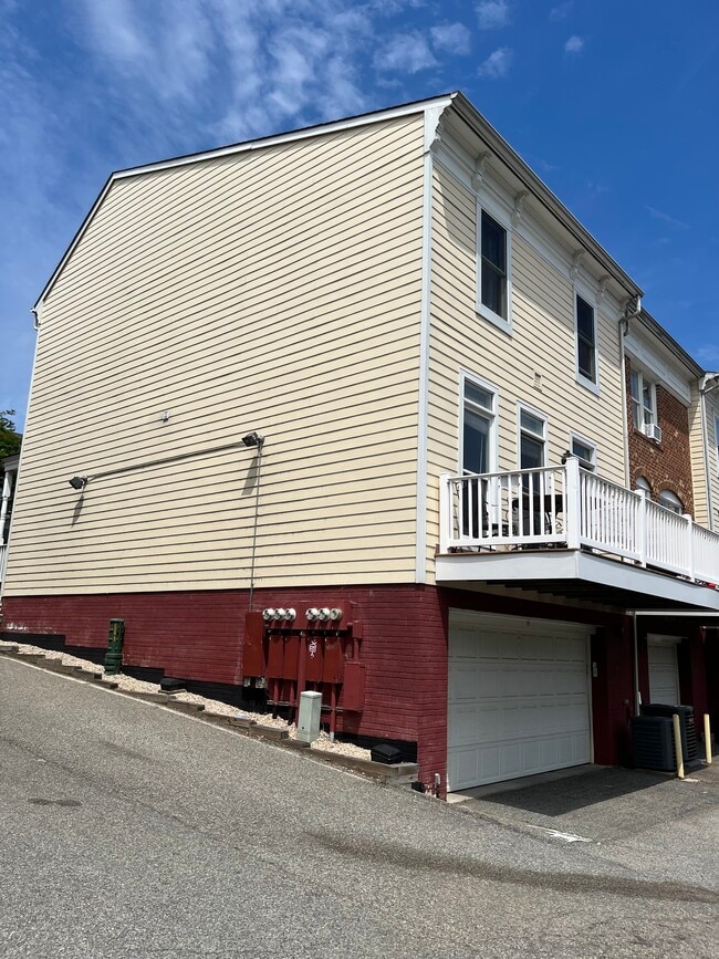 Photo - 605 Spring St
