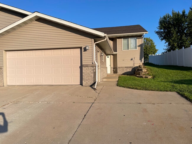 Building Photo - 310 Redruth Dr Unit 310 Redruth Drive Rental