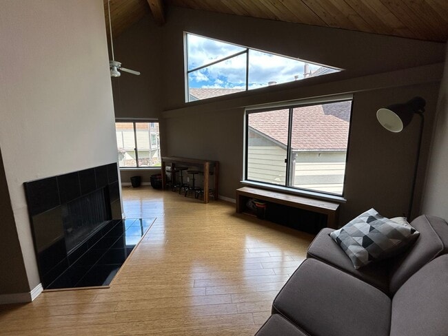 Tahoe Keys Super Studio with Small Loft, F... - Tahoe Keys Super Studio with Small Loft, F...