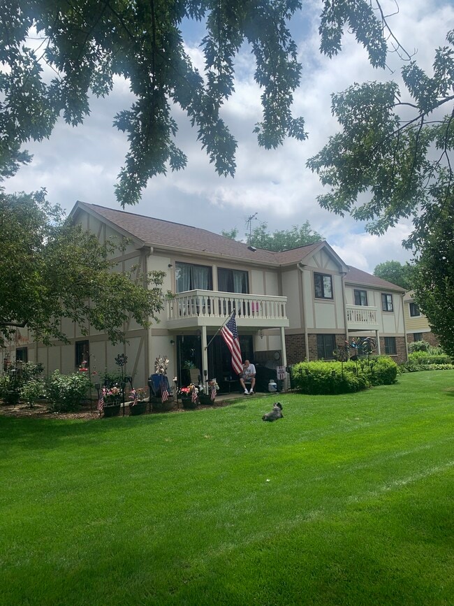 Building Photo - 1152 Buckingham Ct Unit B2 Rental