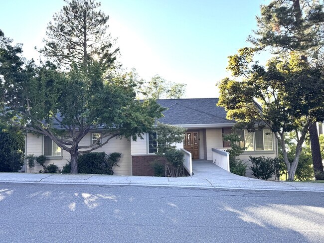 Photo - 146 Northridge Dr
