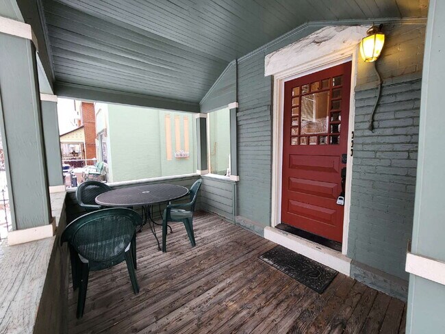 Photo - Newly Renovated Studio Apt. in Classic Victorian Home in Baker District Unidad #3