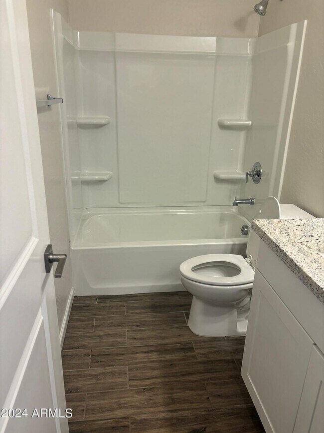 Photo - 2002 E Brooklyn Dr