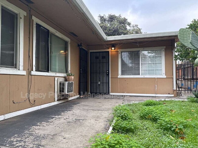 Photo - 3715 46th Ave Unit Apt 4