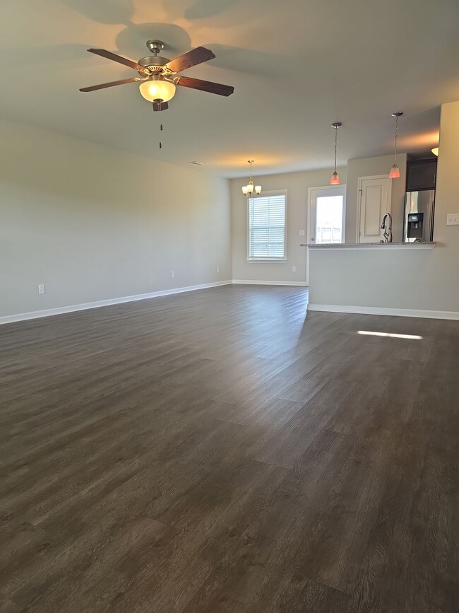 Photo - 121 Hulsey Ln