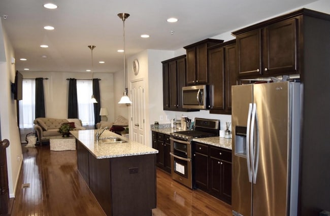 Photo - 517 Pebblebrook Ln
