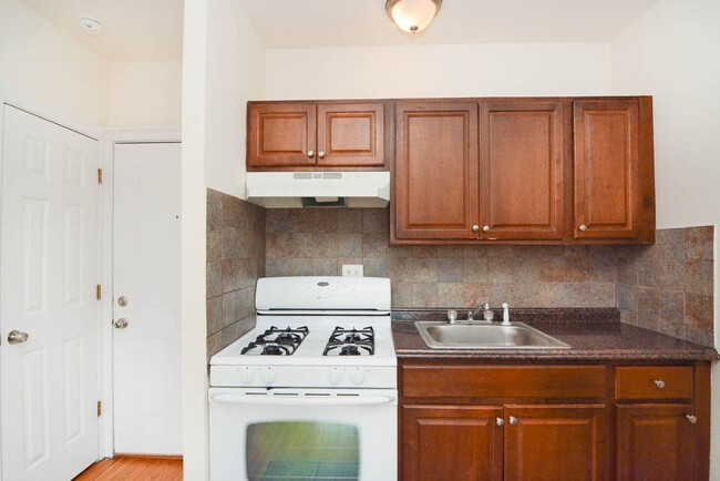 Photo - 2737 N Spaulding Ave Unit 903