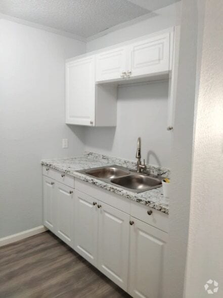 Building Photo - 8127 Stonehurst St Unit 1 Rental