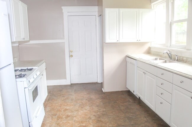 Photo - 437 N Salisbury St Unit 1