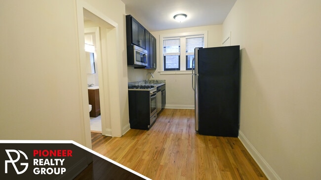 Photo - 4032 N Ashland Ave