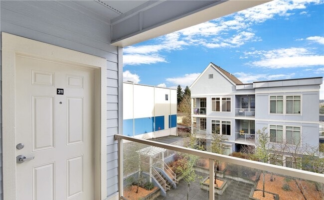 Photo - 910 Gladstone St Unidad 311