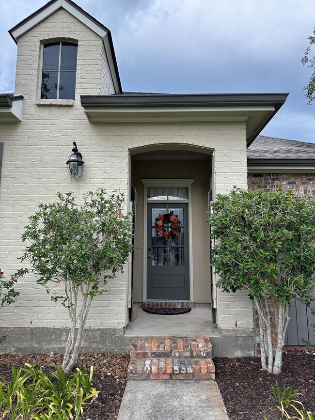 Photo - Welcome to Southlake Plantation in Youngsv...