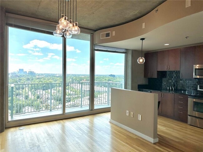 Photo - 361 17th St NW Unidad 1817