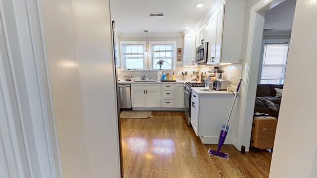 Photo - 15 Nottinghill Rd Unit 2