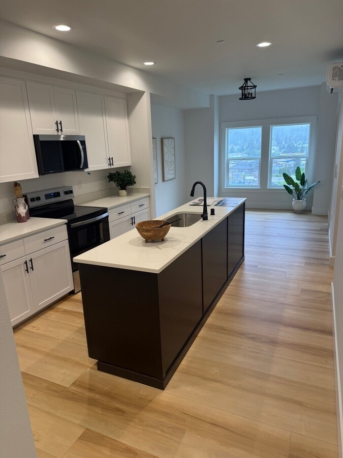 Photo - 117 Orchard Ave S