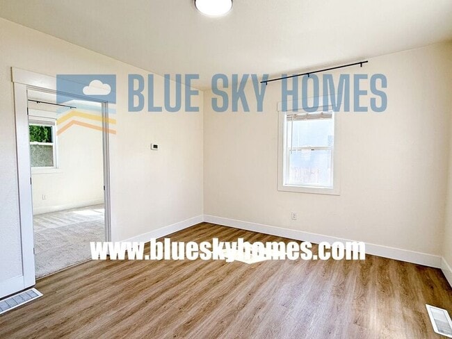 Photo - 320 S Chestnut St