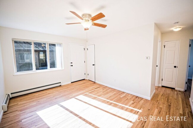 NEWLY RENOVATED - Beautiful 2bed, 1bath in... - NEWLY RENOVATED - Beautiful 2bed, 1bath in... Apartment