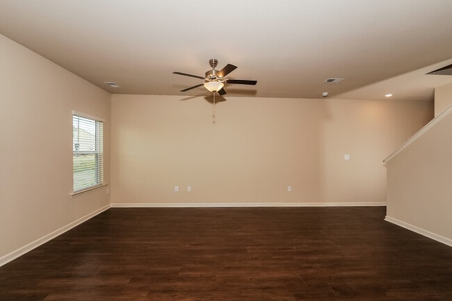 Photo - 535 Clover Cir