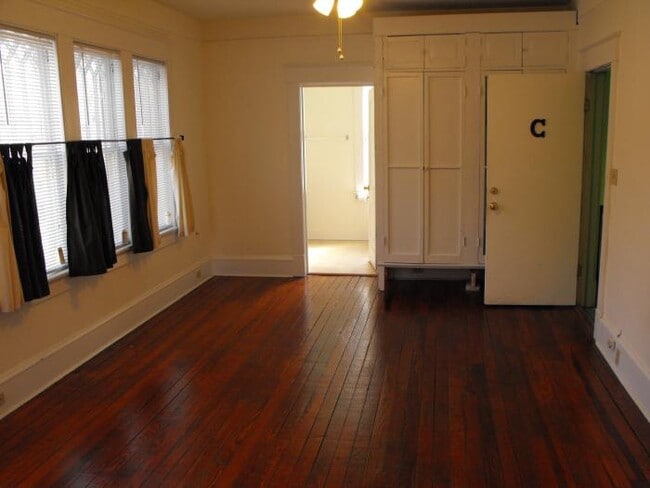 Building Photo - 1101 E Duffy St Unit #C