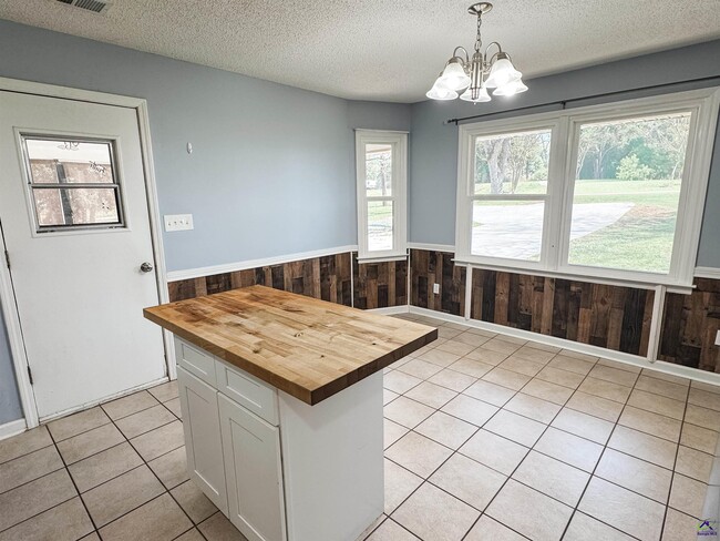 Photo - 2108 Marshallville Rd