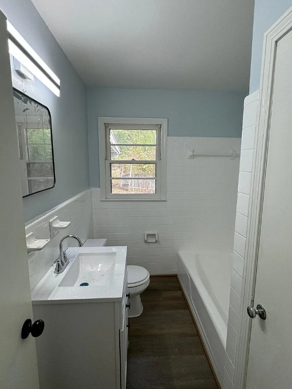 Photo - 1715 20th Ave E