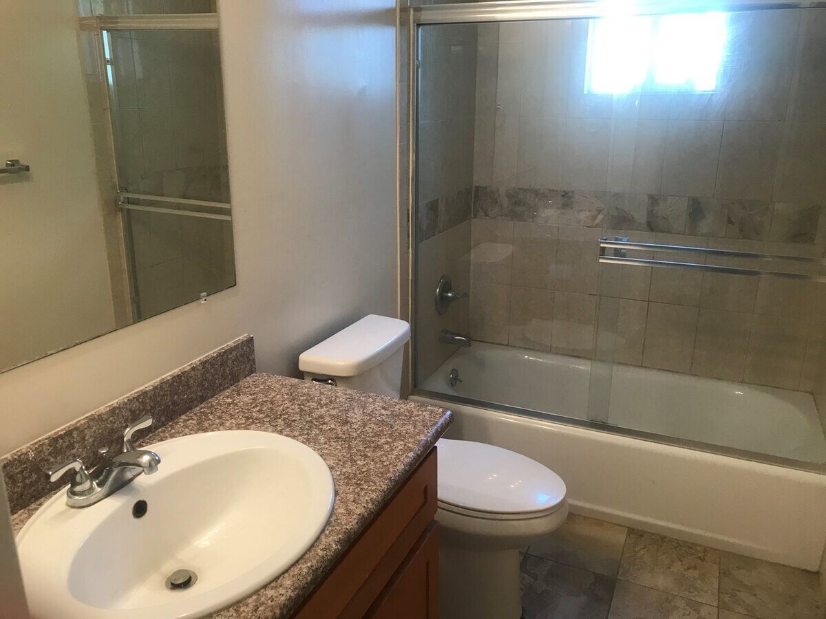 Photo - 3147 Williamsburg Dr Unit 1