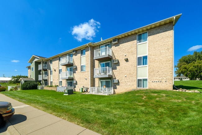 Seven Pines Apartments
