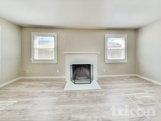 Photo - 6335 40th Ave