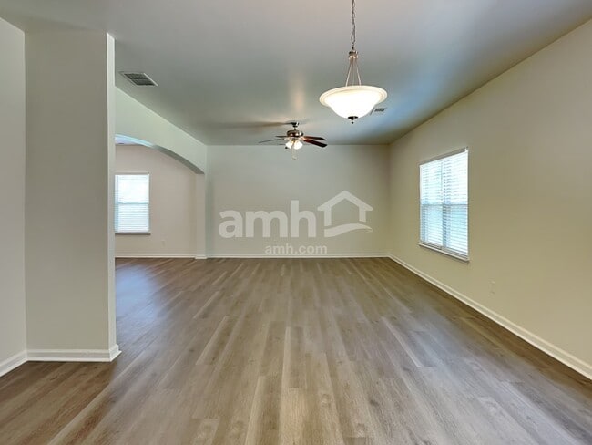 Photo - 231 Bandelier Cir