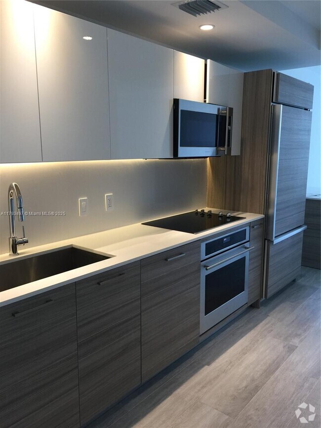 Building Photo - 121 NE 34th St Unit 1403 Rental