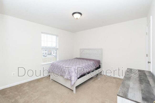 Photo - 1841 Graymount Way