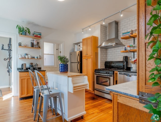 Building Photo - 77 Columbus Ave Unit 1 Rental