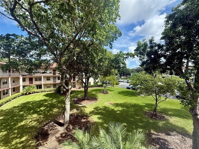 Photo - 150 SW 134th Way Unit 305R