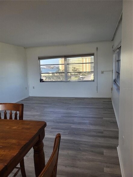 Photo - 4650 Cove Cir Unit 611